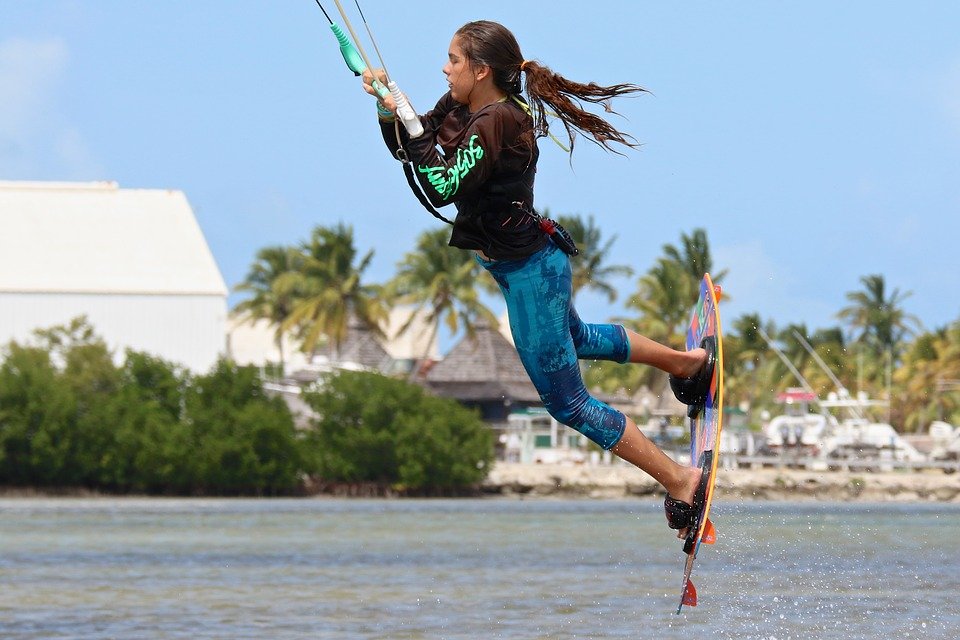 Apprendre le kitesurf, comment se déroule le stage ?